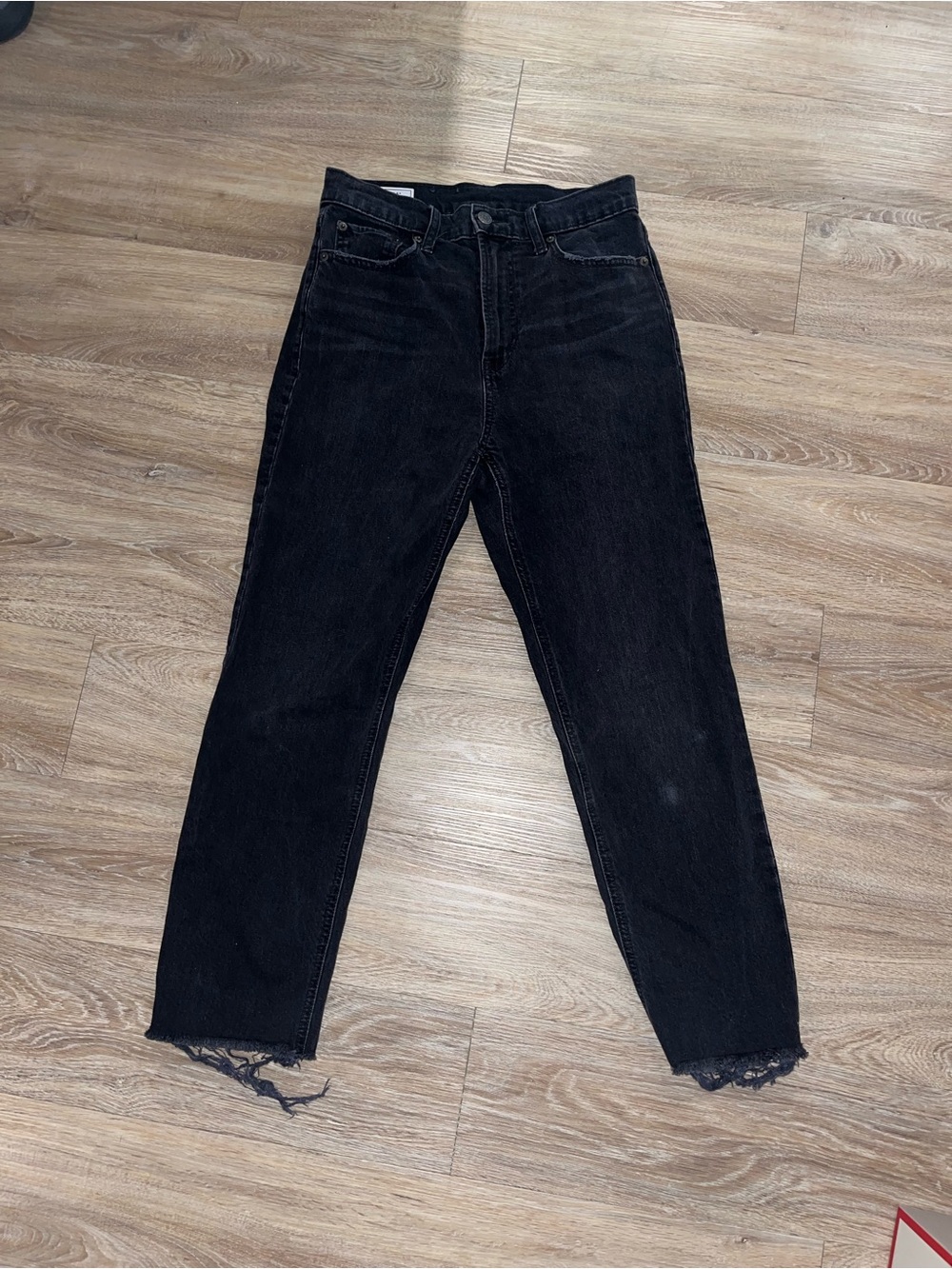 GAP High-Rise Black Women's Jeans with Frayed Hem